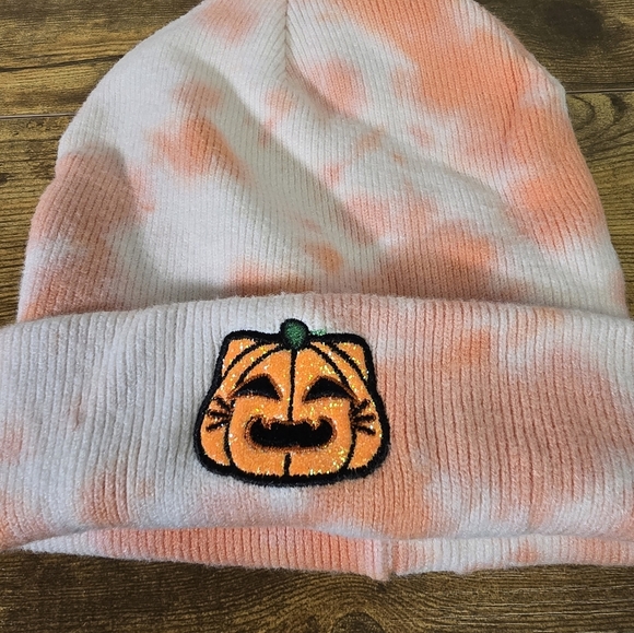 tie dye pom pom orange and white beanie with pumpkin cat patch one size - Picture 2 of 6